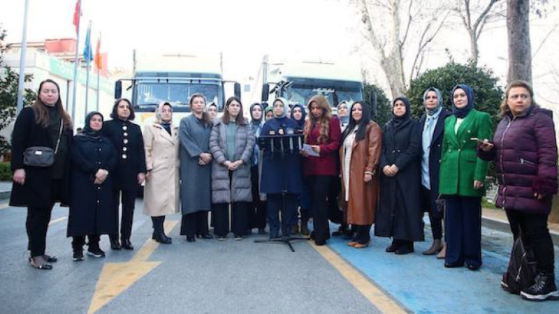 AK Kadınlardan deprem bölgesine 2 tır