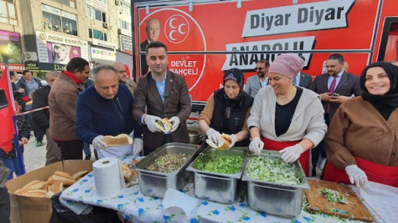 MHP’den balık ekmek ziyafeti