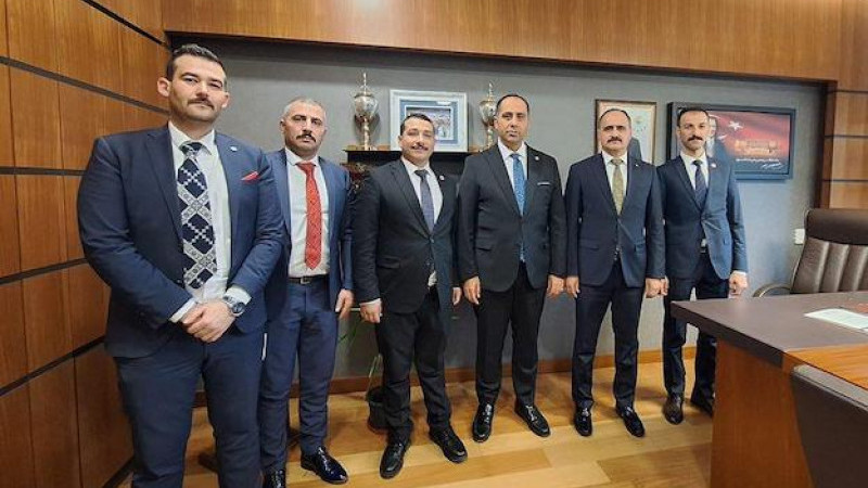 Atanamayan uzmanlardan Meclis turu