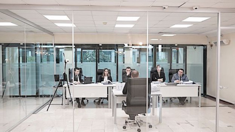 İBB, mülakatları cam odada 