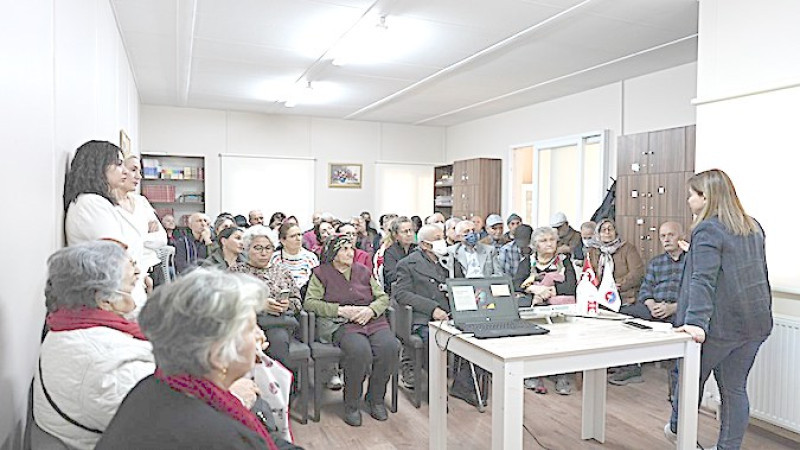 Maltepe’de Yaşlılara Saygı  