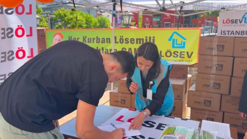 LÖSEV’den Mutlu Et Paketleri