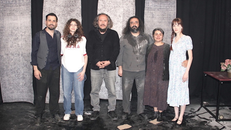 Alkışlar Maltepe Tiyatrosu’na